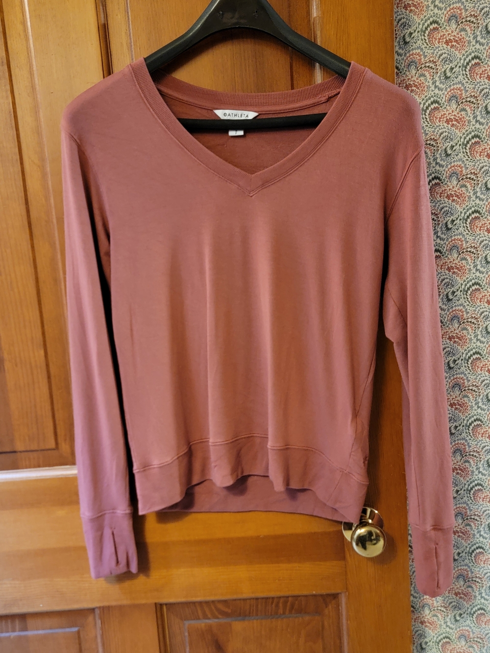 Athleta Sunrise V-Neck Sweatshirt Mauve Pink Small Nirvana Tencel Thumbholes